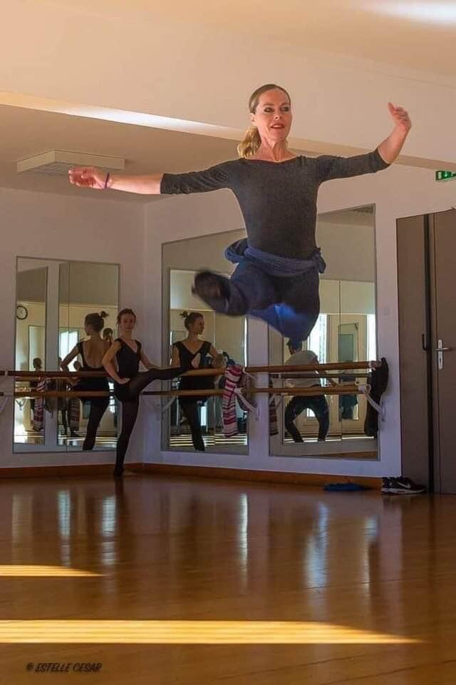 Anne Chevrier-Cremer, professeur de danse et danseuse dans la Cie AcontretempsDanse