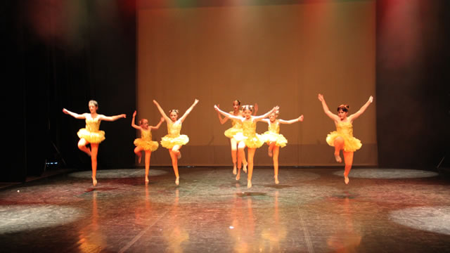 Les Trois Filles Spectacle